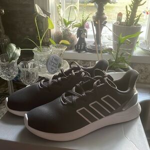 Adidas pure motion se new in box size 10